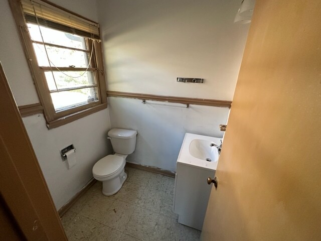 Building Photo - 1704 Pichard St