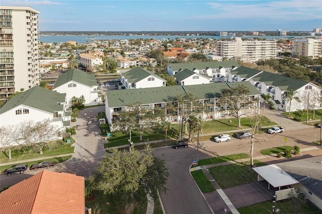 Building Photo - 320 Island Way