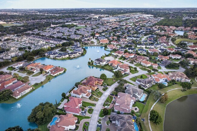 Building Photo - 13511 Indigo Lake