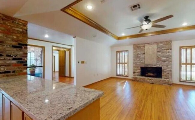 Building Photo - 7080 Blarney Dr