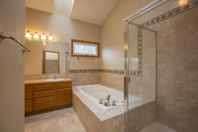 Building Photo - Beautiful 3 Bedroom Home in Fort Collins