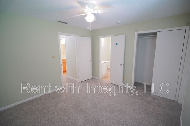 Building Photo - 2304 Hartsfield Ct