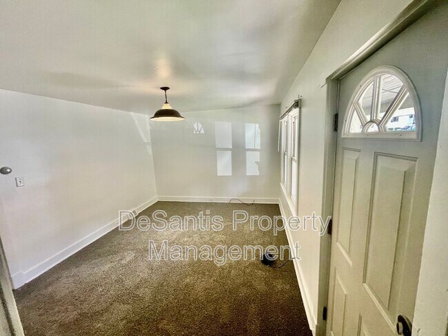 Building Photo - 425 Mt Vernon Ave