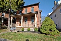 Building Photo - 513 W Chestnut St