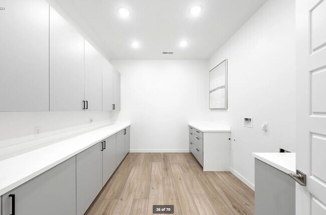 Building Photo - 2548 E 1480 S