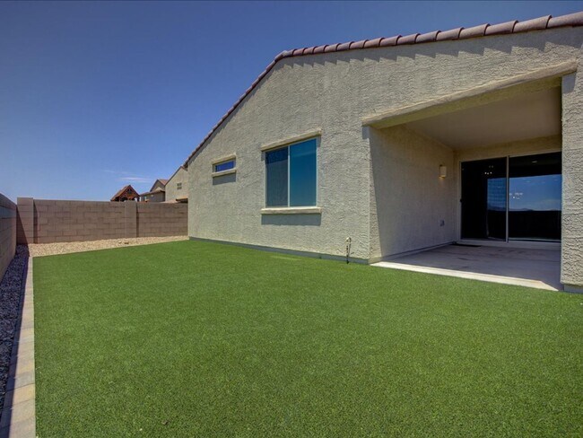 Building Photo - 14266 E Hub Dr