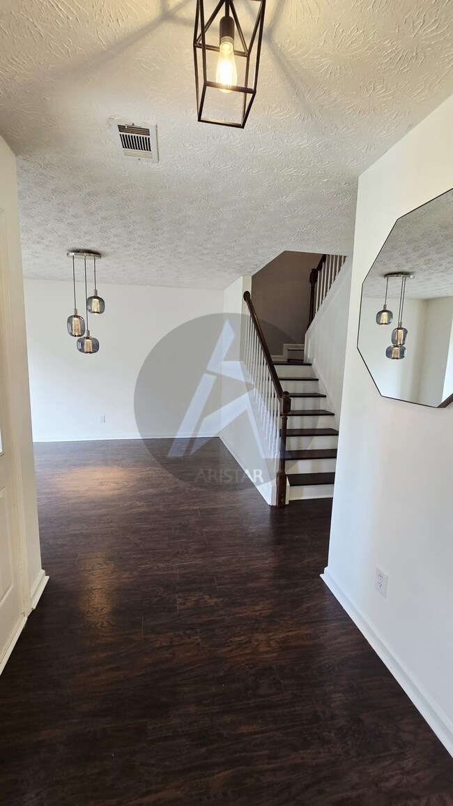 Building Photo - 45 Fallow Ln