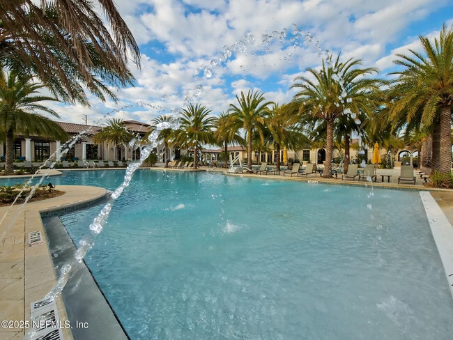 Building Photo - 12770 Valletta St