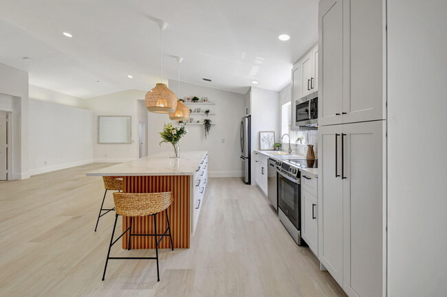 Building Photo - 11287 Vivero Ave