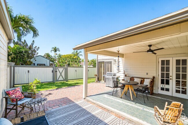 Building Photo - 2579 Bedford Mews Dr