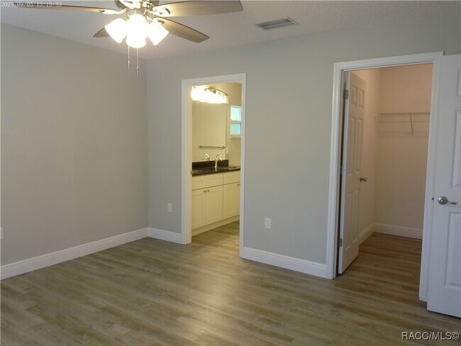 Building Photo - 9252 N Agatha Dr