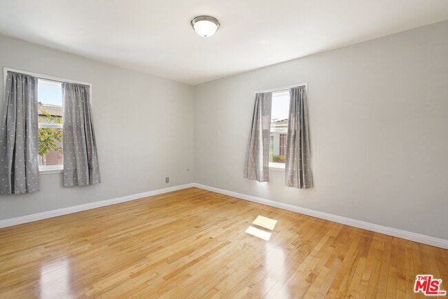 Building Photo - 1444 Meadowbrook Ave