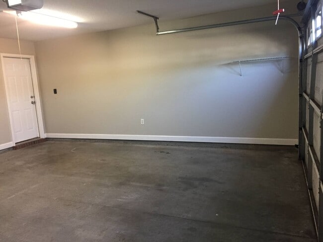 Building Photo - Charming 3BR/2BA Home with Open Split Floor Plan in Druid Oaks