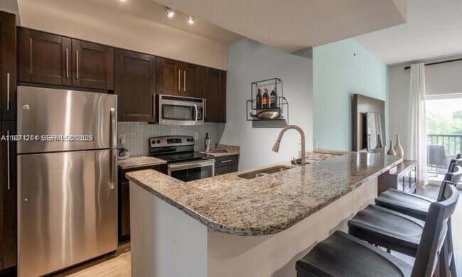 Building Photo - 320 Franklin Club Dr