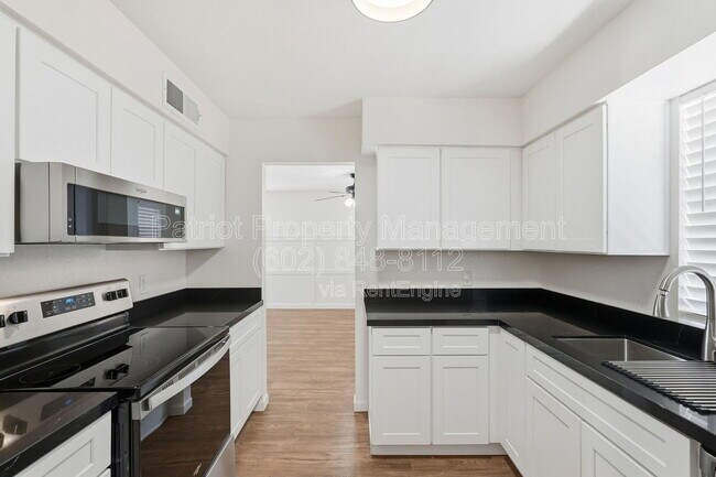Building Photo - 231 N Robson
