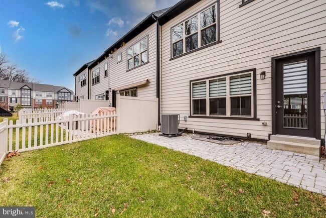 Building Photo - 7770 Belvale Dr