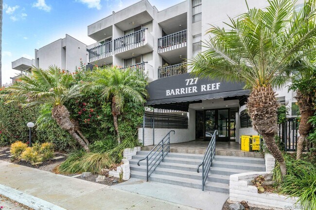 Building Photo - 727 Sapphire St