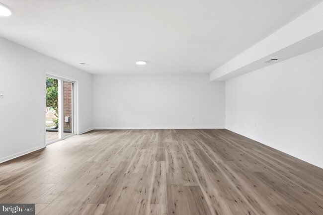 Building Photo - 4533 Logsdon Dr