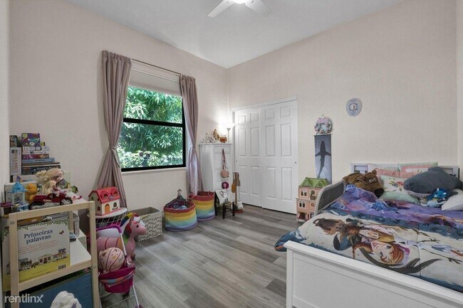 Building Photo - 4 br, 3 bath House - 5718 NW 50th Dr