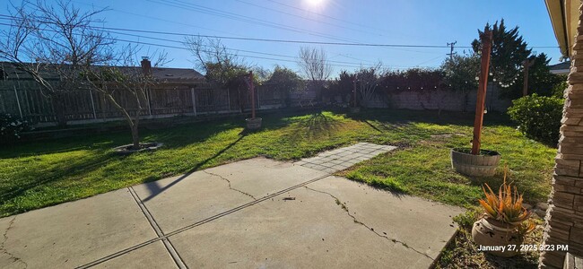 Building Photo - Orcutt Single Story Ranch Style Home with ...