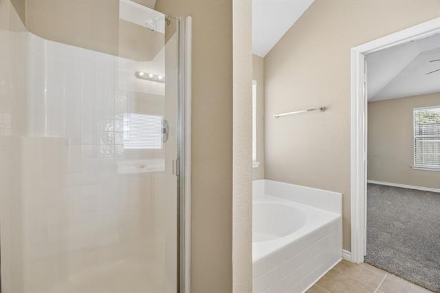 Building Photo - 9508 Fox Hill Dr