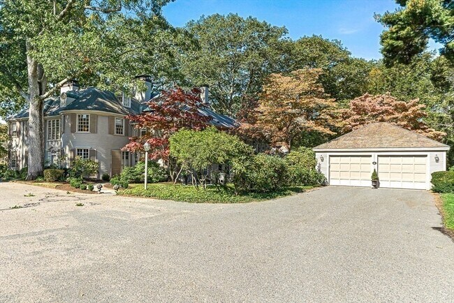 Building Photo - 2 Phillips Pond Rd