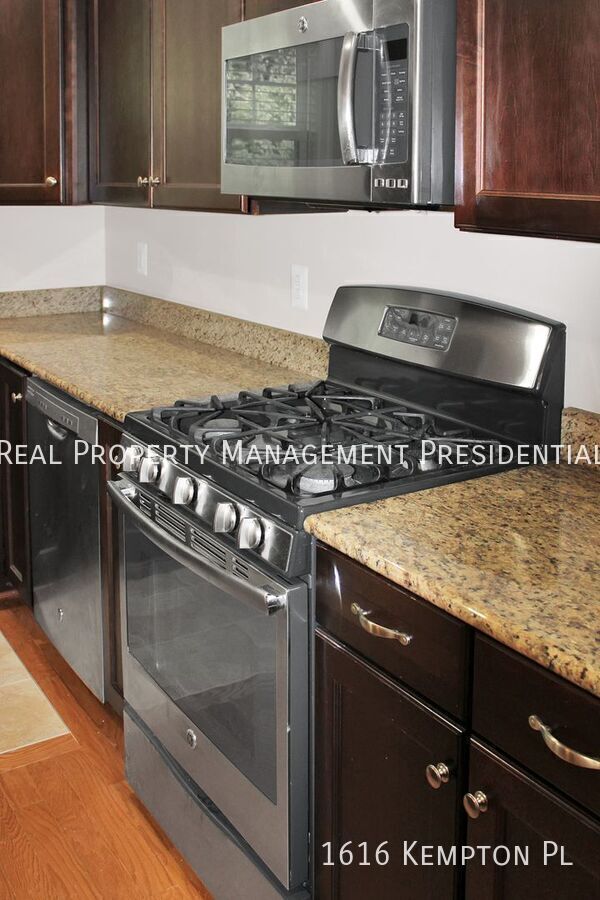 Building Photo - 1616 Kempton Pl