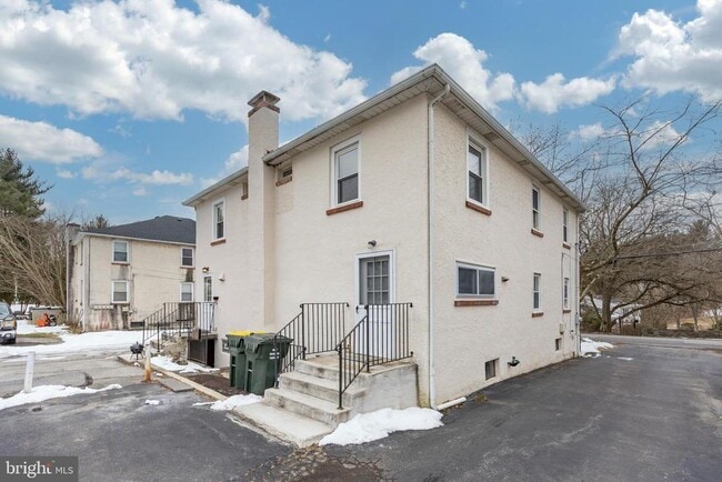 Building Photo - 547 Northbrook Rd