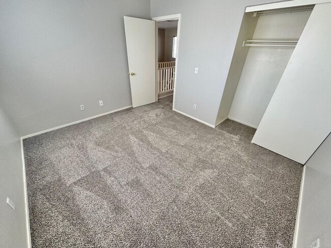 Building Photo - THIS IS A CHARMING TWO-STORY NORTH LAS VEG...