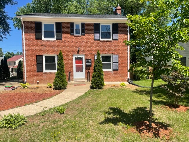 Primary Photo - 6901 100th Ave