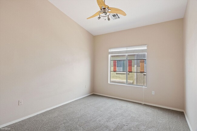 Building Photo - 2 br, 2.5 bath Condo - 240 W Juniper ave U...