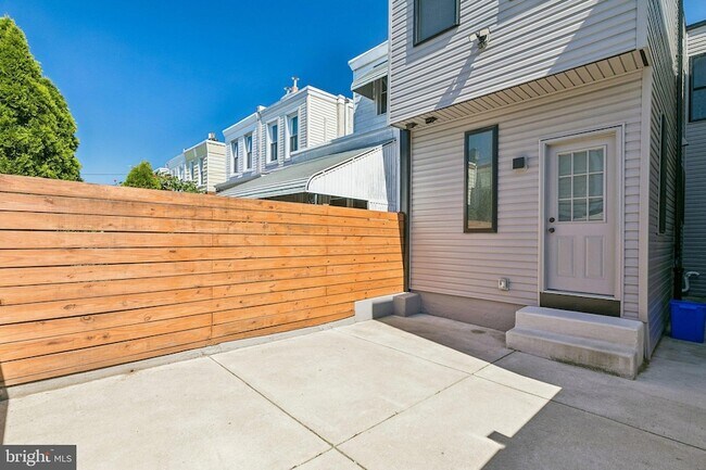 Building Photo - 3156 Almond St