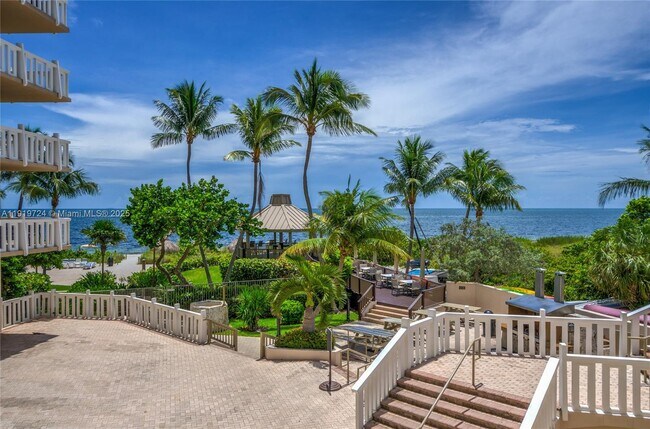 Building Photo - 1121 Crandon Blvd