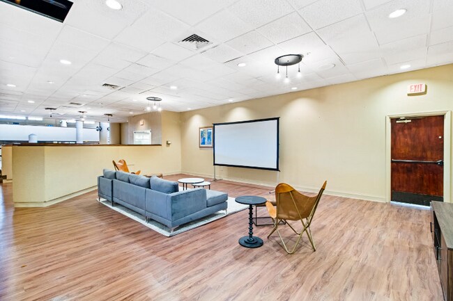 Building Photo - 2032 NE Evangeline Thruway