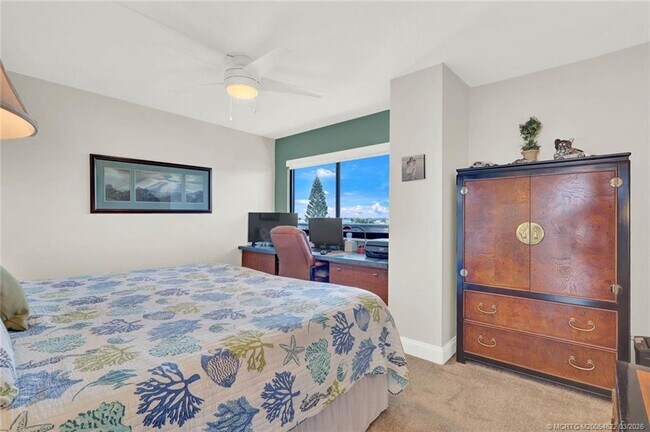 Building Photo - 10410 S Ocean Dr