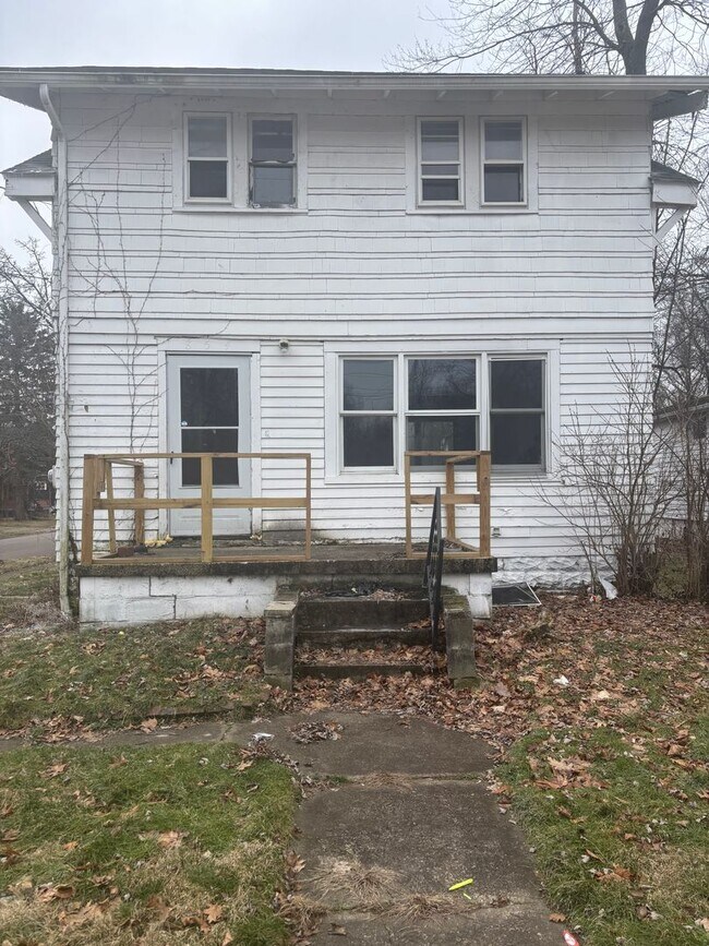 Primary Photo - Single Family East Akron Cash Pay/Section 8