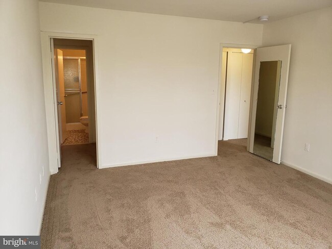 Building Photo - 130 Slade Ave