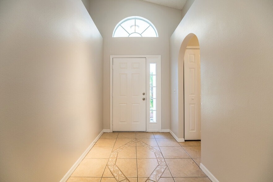 Building Photo - 3833 Stonefield Dr