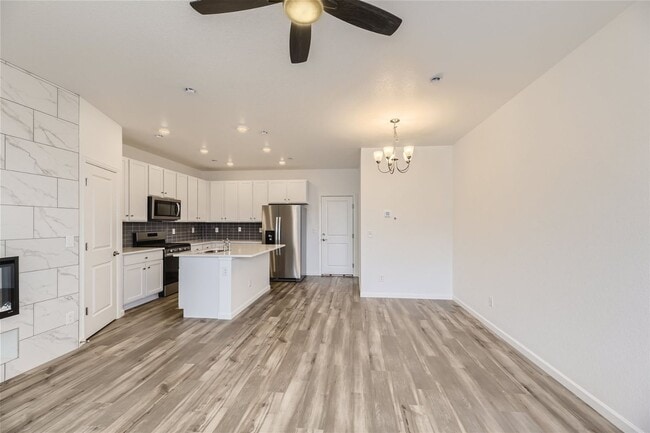 Building Photo - Single Family 3 Bed, 3 Bath Paired-Home in...