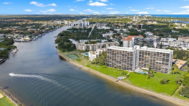 Building Photo - 356 Golfview Rd