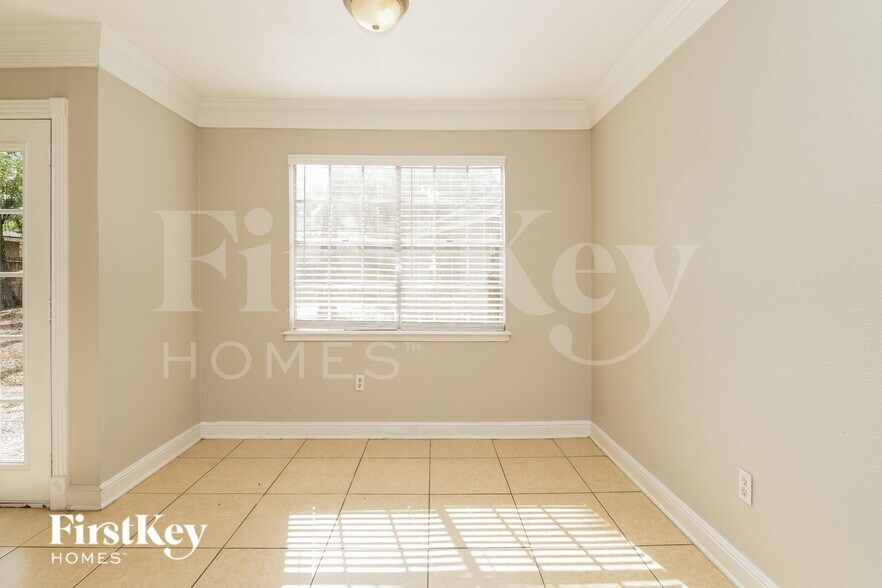 Building Photo - 17327 Rolling Creek Dr