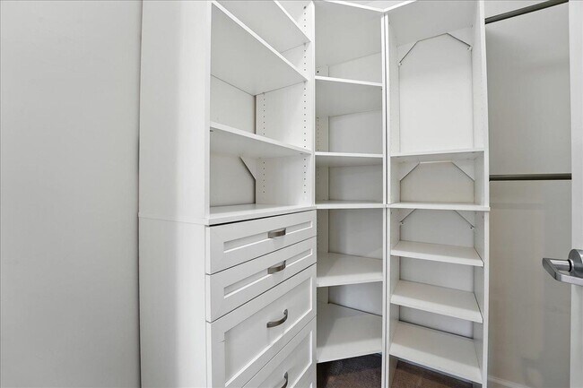 Building Photo - 15 FREEDOM Way