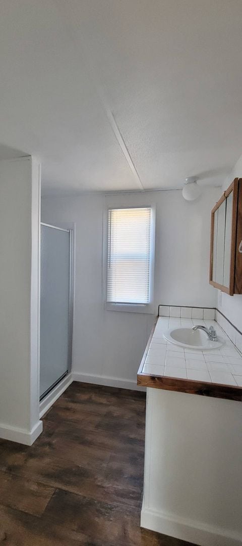 Building Photo - Ready to Move in