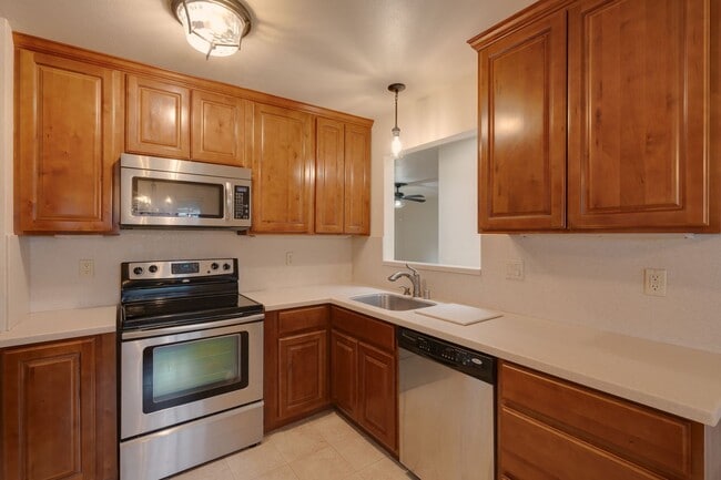 Building Photo - 5113 Sitton Way