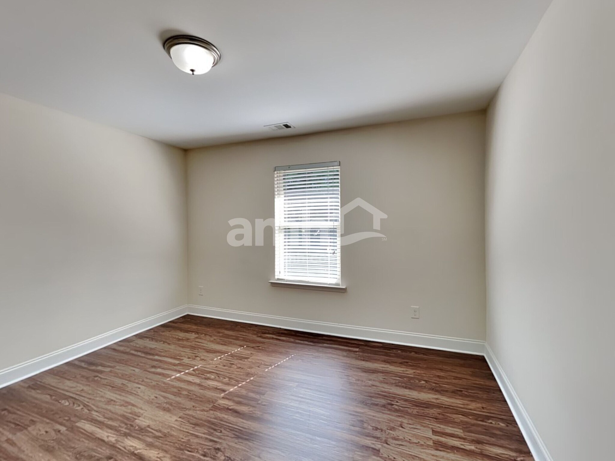 Building Photo - 2400 Freemont St