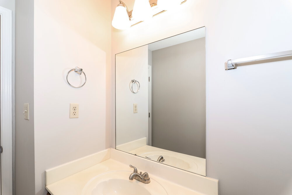 Building Photo - 4506 Shadow Hollow Dr