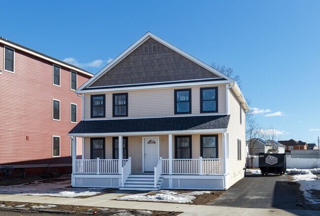 Building Photo - 211 Pine St