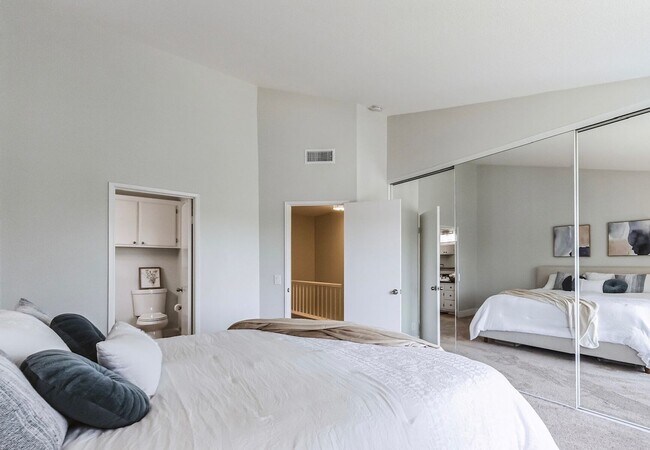 Building Photo - Stylish Laguna Niguel View Condo in Resort-Style Beach Community