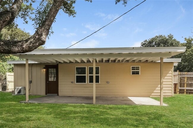 Building Photo - 560 Georgia Ave