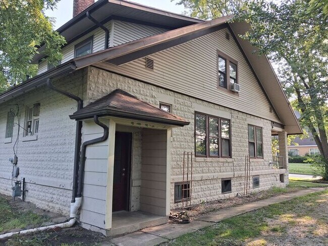 Building Photo - 4 bedroom home in Galien, MI